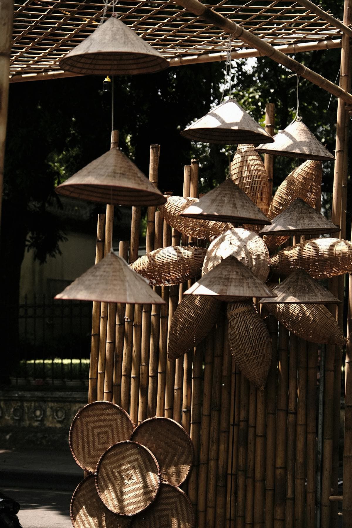 Lampu Meja Bambu Spiral