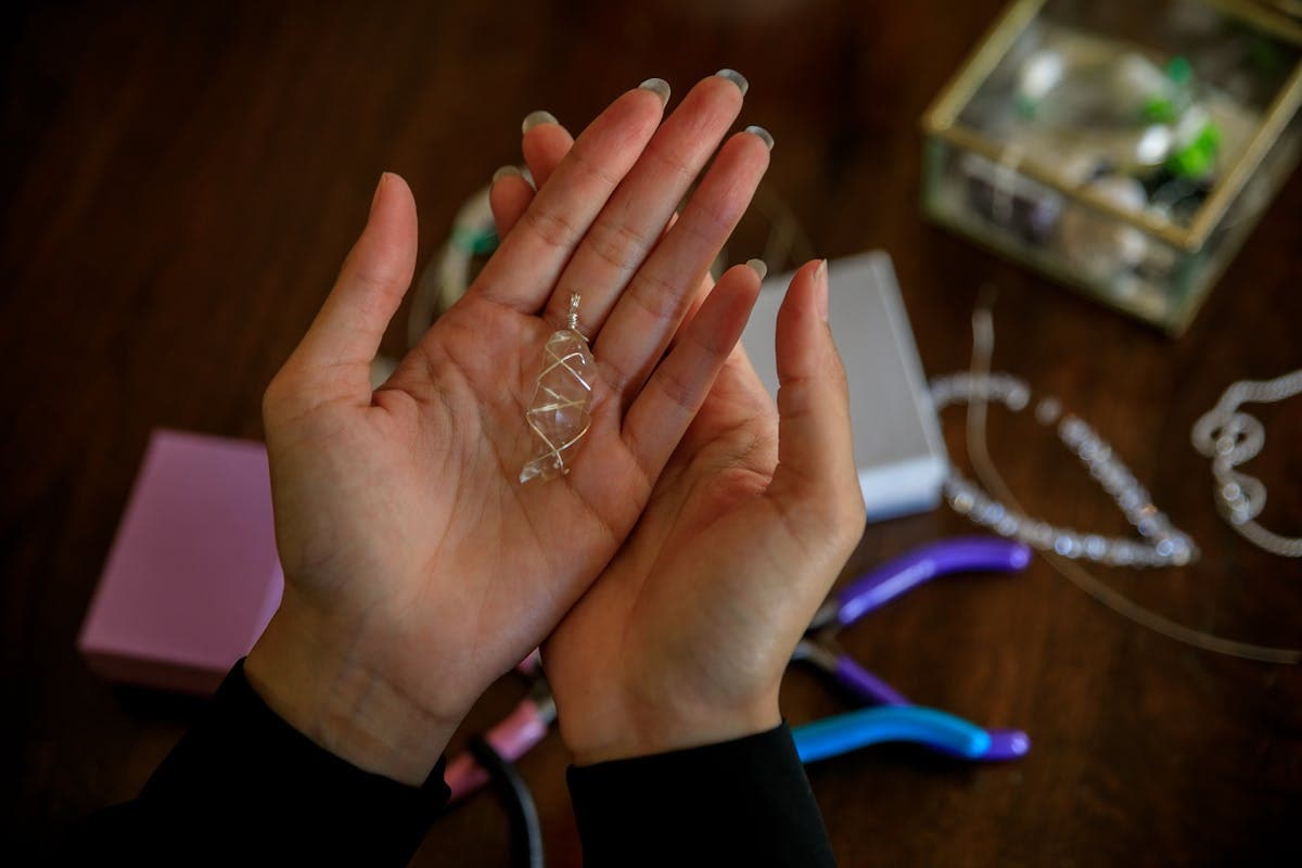 Anting Dangling Melati
